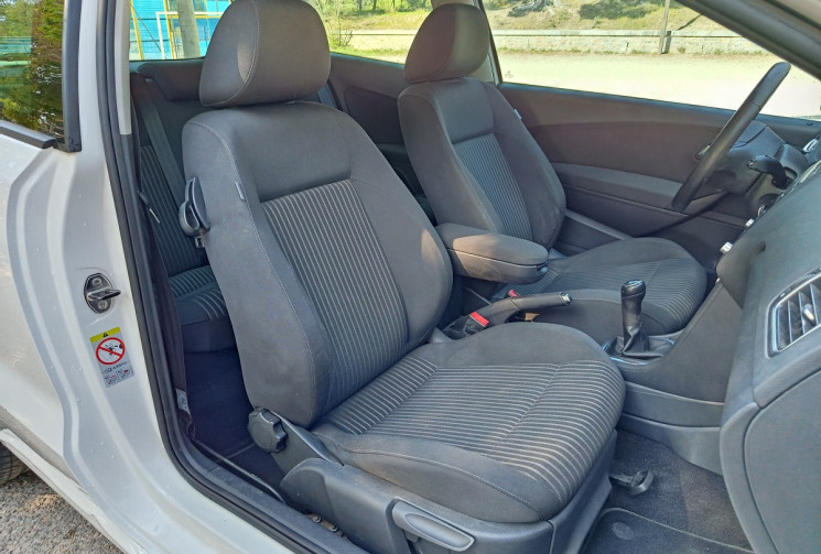 Volkswagen Polo 1.2 TSI 105CH - SPORTLINE - 1ère MAIN - Suivi VW - Radars - Navi