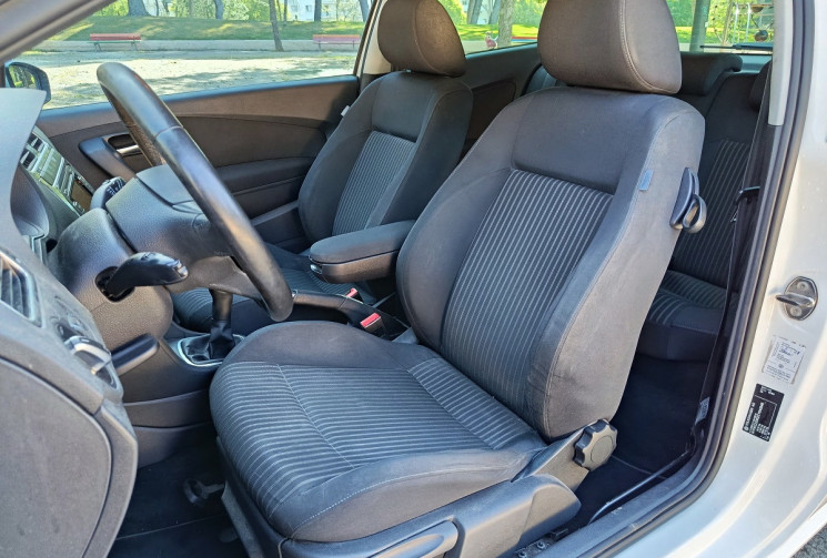 Volkswagen Polo 1.2 TSI 105CH - SPORTLINE - 1ère MAIN - Suivi VW - Radars - Navi