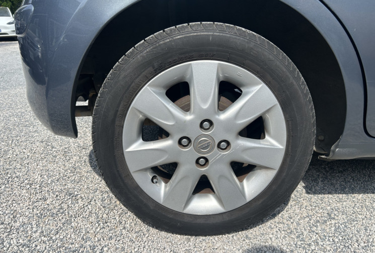 Nissan Micra IV (2) 1.2 80 Ch TEKNA * TOIT PANORAMIQUE * GPS * CLIM AUTO * BLUETOOTH