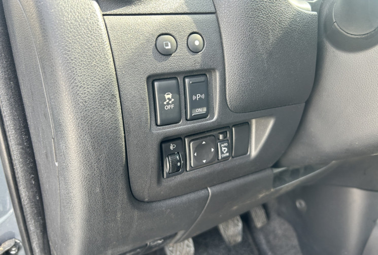 Nissan Micra IV (2) 1.2 80 Ch TEKNA * TOIT PANORAMIQUE * GPS * CLIM AUTO * BLUETOOTH