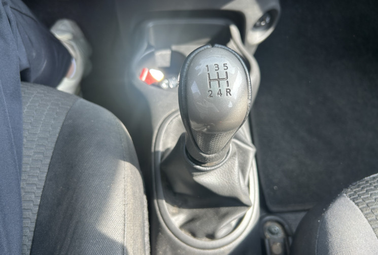 Nissan Micra IV (2) 1.2 80 Ch TEKNA * TOIT PANORAMIQUE * GPS * CLIM AUTO * BLUETOOTH