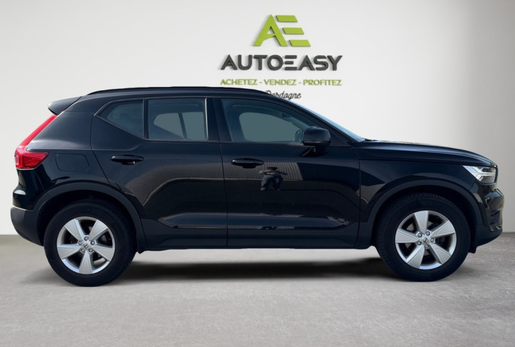 Volvo XC40 T2 129Ch Momentum Essentiel BVM6 / entretien constructeur / crochet d'attelage électrique