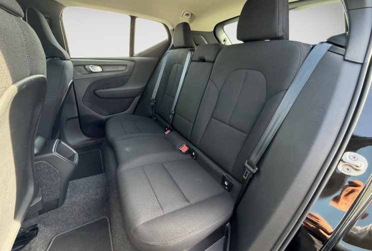 Volvo XC40 T2 129Ch Momentum Essentiel BVM6 / entretien constructeur / crochet d'attelage électrique