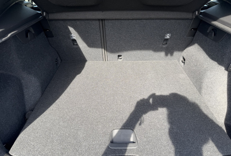 Volvo XC40 T2 129Ch Momentum Essentiel BVM6 / entretien constructeur / crochet d'attelage électrique