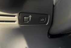 Volvo XC40 T2 129Ch Momentum Essentiel BVM6 / entretien constructeur / crochet d'attelage électrique