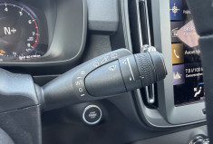 Volvo XC40 T2 129Ch Momentum Essentiel BVM6 / entretien constructeur / crochet d'attelage électrique