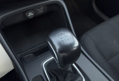 Volvo XC40 T2 129Ch Momentum Essentiel BVM6 / entretien constructeur / crochet d'attelage électrique