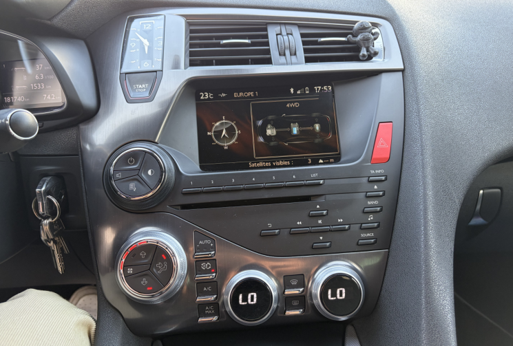 DS DS5 2.0 HDI S&S 200cv BOÎTE AUTO SPORT CHIC / Historique d'entretien/ tout options/rien a prevoir