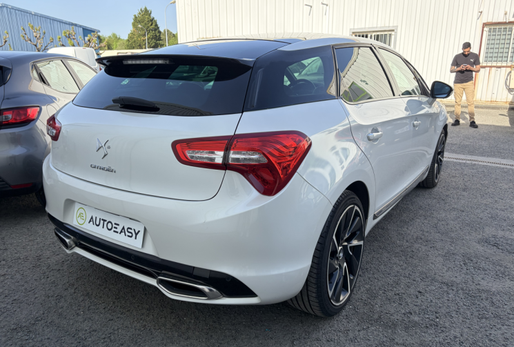 DS DS5 2.0 HDI S&S 200cv BOÎTE AUTO SPORT CHIC / Historique d'entretien/ tout options/rien a prevoir