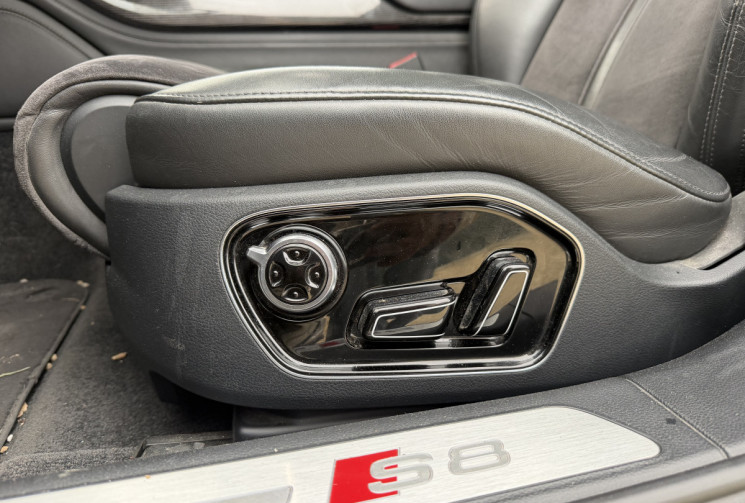 Audi S8 III 4.0 V8 TFSI 520ch QUATTRO TIPTRONIC - SUIVI AUDI