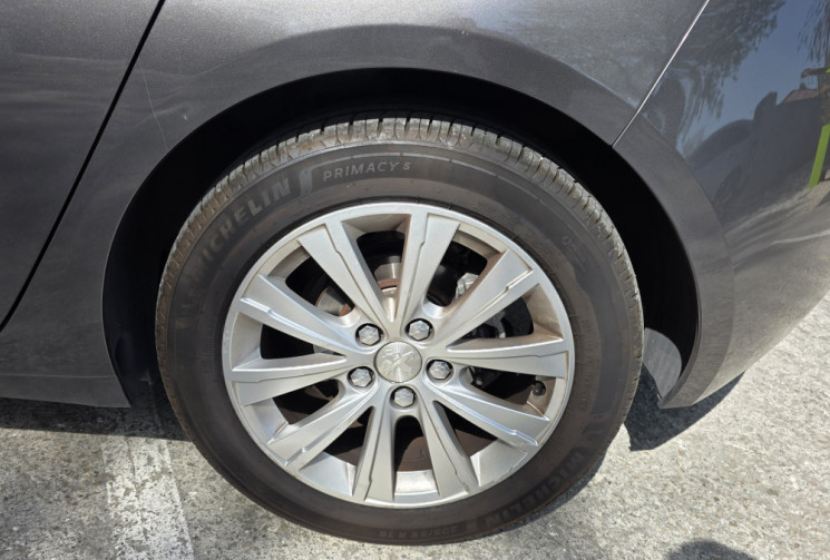 Peugeot 308 1.2  82 cv PACK STYLE / 1ere Main / 