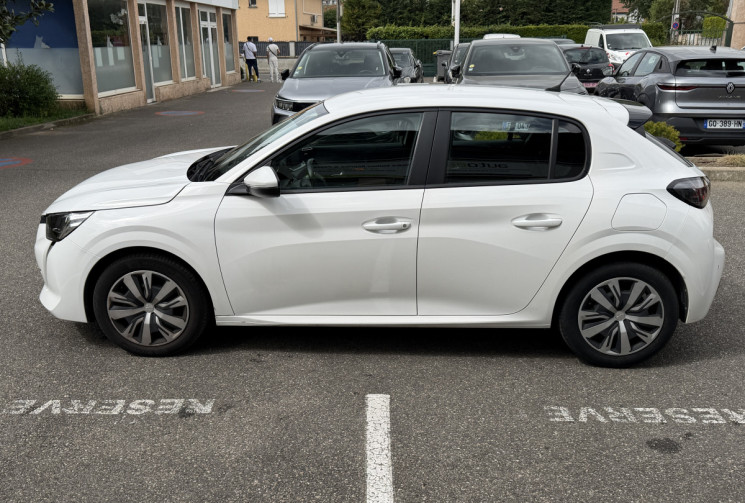 Peugeot 208 1.2 PureTech 100 ch S&S Active Business / Entretien Peugeot / Kit distrib fait fin 2025