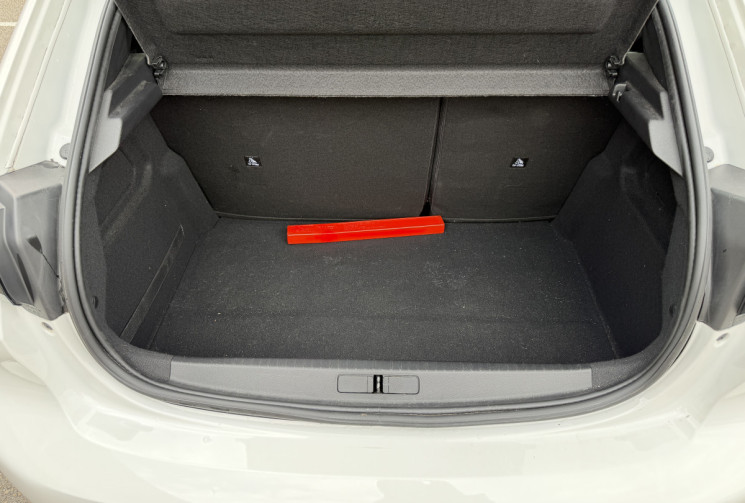 Peugeot 208 1.2 PureTech 100 ch S&S Active Business / Entretien Peugeot / Kit distrib fait fin 2025