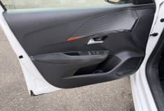 Peugeot 208 1.2 PureTech 100 ch S&S Active Business / Entretien Peugeot / Kit distrib fait fin 2025