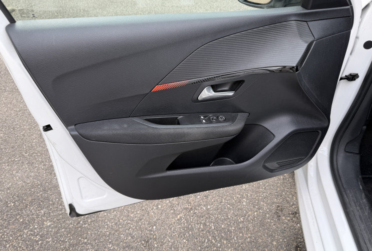 Peugeot 208 1.2 PureTech 100 ch S&S Active Business / Entretien Peugeot / Kit distrib fait fin 2025