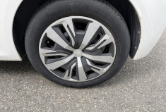 Peugeot 208 1.2 PureTech 100 ch S&S Active Business / Entretien Peugeot / Kit distrib fait fin 2025