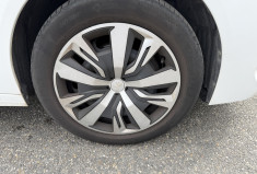 Peugeot 208 1.2 PureTech 100 ch S&S Active Business / Entretien Peugeot / Kit distrib fait fin 2025