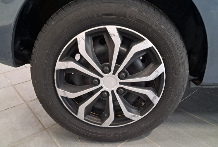 Renault Twingo 1.2 LEV 16v 75ch Dynamique clim - REVISION DISTRI OK -