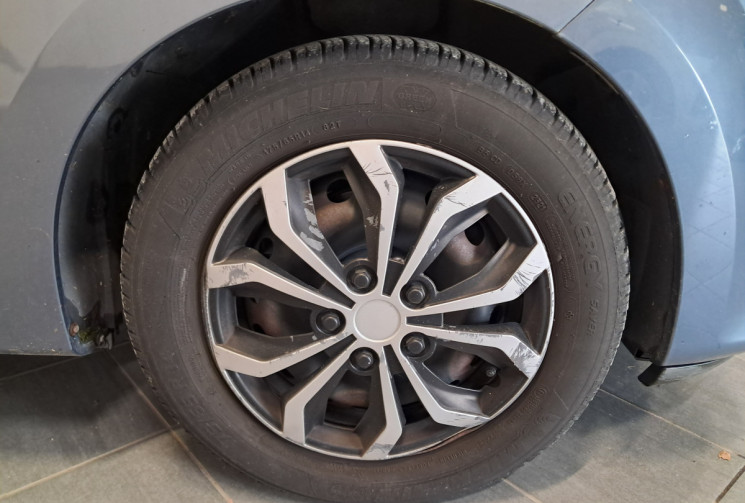 Renault Twingo 1.2 LEV 16v 75ch Dynamique clim - REVISION DISTRI OK -