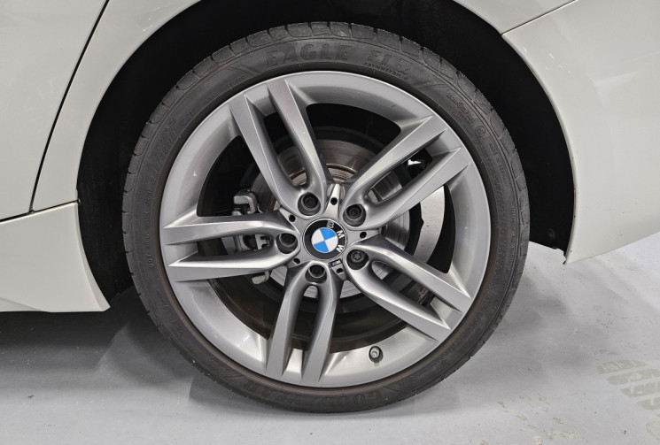 BMW Série 1 1116i pack M / cuir dakota / origine france