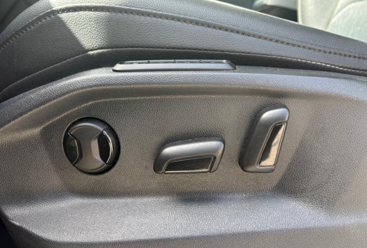 Volkswagen Tiguan  Volkswagen Tiguan