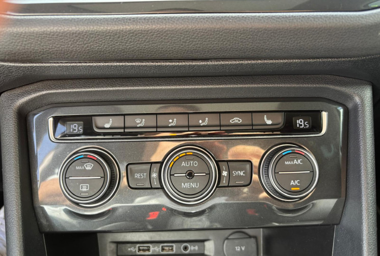 Volkswagen Tiguan  Volkswagen Tiguan