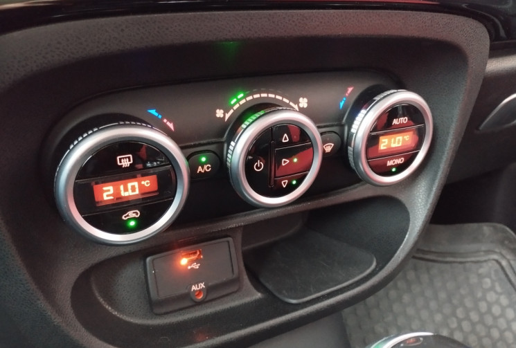 FIAT 500L 1.3 MultiJet 85 S&S Easy Dualogic / Automatique