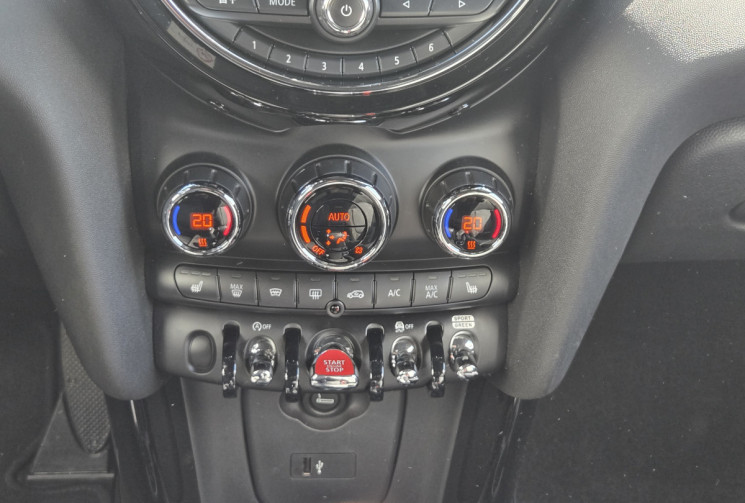 Mini Mini One 1.5 i 12V DCT7 102 cv Heddon Street * clim auto * radar de recul * Entretien à jour * 