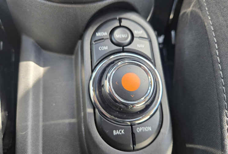 Mini Mini One 1.5 i 12V DCT7 102 cv Heddon Street * clim auto * radar de recul * Entretien à jour * 