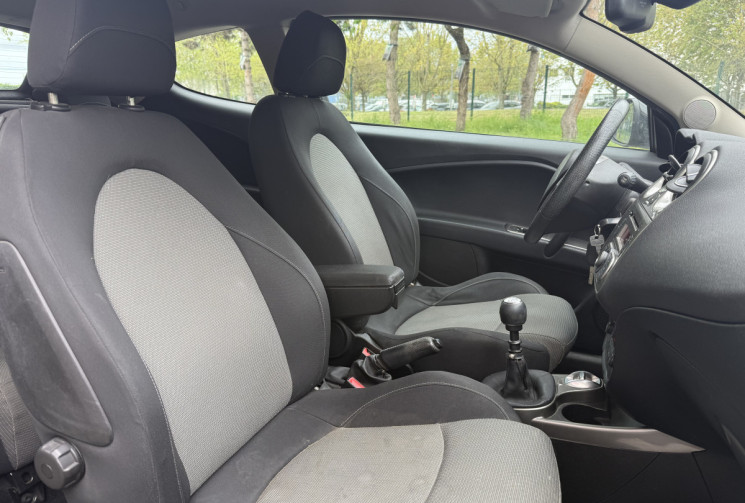 Alfa Romeo MiTo  1.4 MPI MULTIAIR 105 S/S DISTINCTIVE