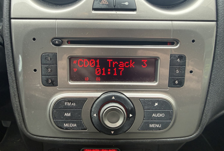 Alfa Romeo MiTo  1.4 MPI MULTIAIR 105 S/S DISTINCTIVE