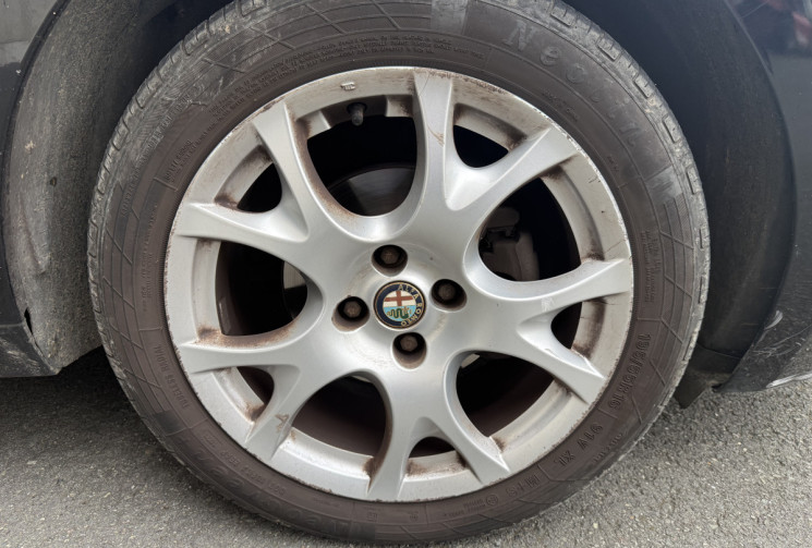 Alfa Romeo MiTo  1.4 MPI MULTIAIR 105 S/S DISTINCTIVE