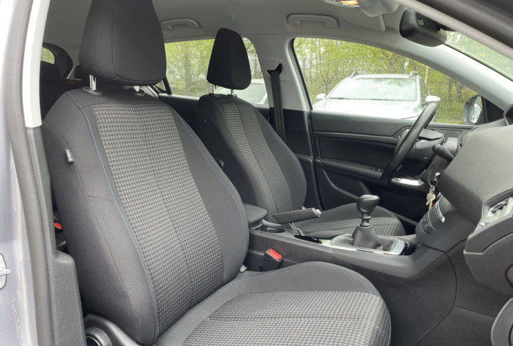 Peugeot 308 Phase II 1.5 BlueHDi 102 cv Style 78500 km *Entretiens Peugeot