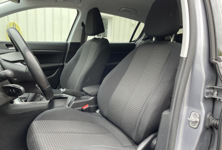 Peugeot 308 Phase II 1.5 BlueHDi 102 cv Style 78500 km *Entretiens Peugeot