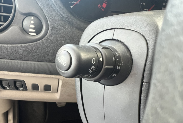 Renault Clio  3 1.5 dCi 68 Authentique / RIEN A PREVOIR / DISTRIBUTION NEUVE
