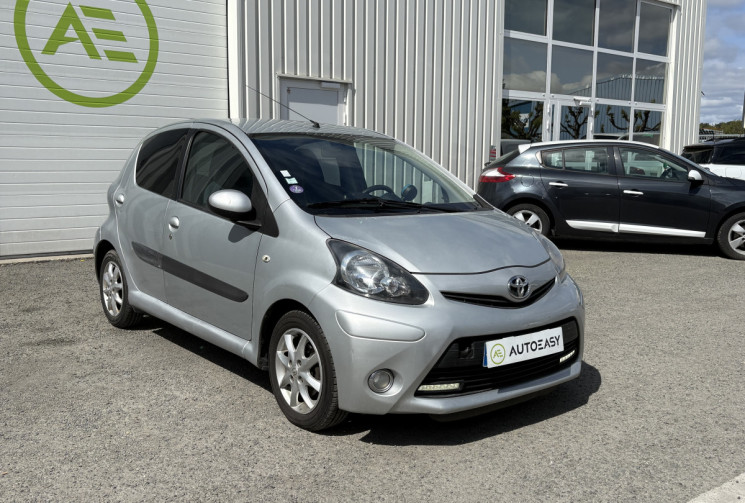 Toyota Aygo 5 Portes 1.0 VVTi 68 cv * TOMTOM GPS * Climatisation * Bluetooth 