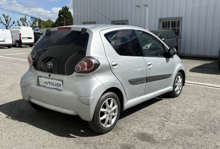 Toyota Aygo 5 Portes 1.0 VVTi 68 cv * TOMTOM GPS * Climatisation * Bluetooth 