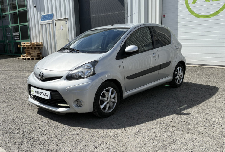 Toyota Aygo 5 Portes 1.0 VVTi 68 cv * TOMTOM GPS * Climatisation * Bluetooth 