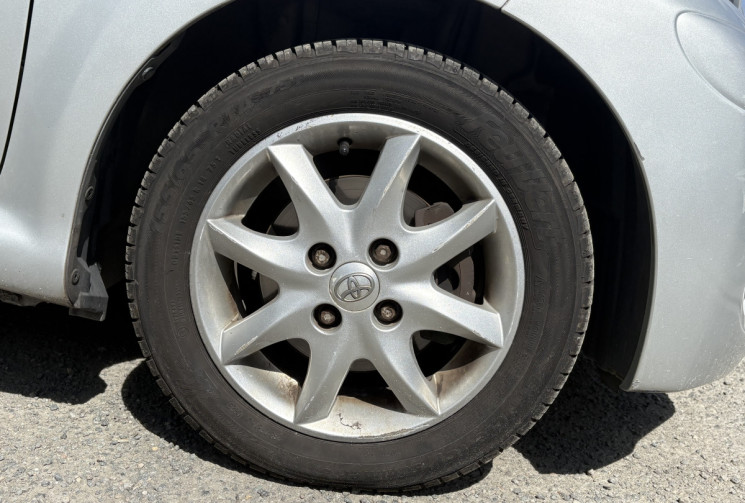 Toyota Aygo 5 Portes 1.0 VVTi 68 cv * TOMTOM GPS * Climatisation * Bluetooth 