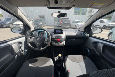 Toyota Aygo 5 Portes 1.0 VVTi 68 cv * TOMTOM GPS * Climatisation * Bluetooth 