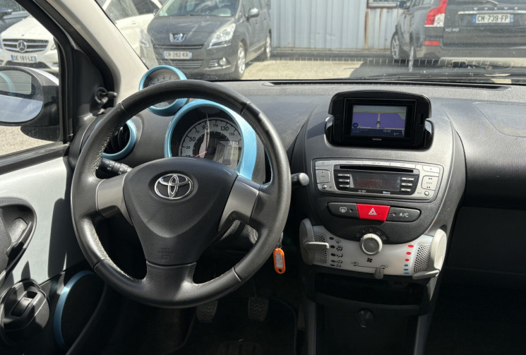 Toyota Aygo 5 Portes 1.0 VVTi 68 cv * TOMTOM GPS * Climatisation * Bluetooth 