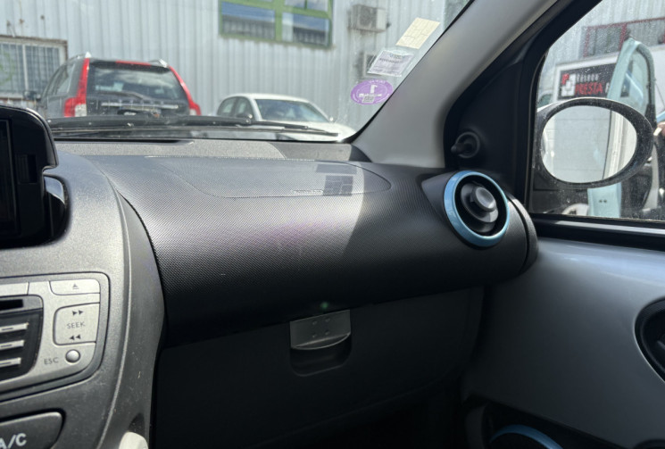 Toyota Aygo 5 Portes 1.0 VVTi 68 cv * TOMTOM GPS * Climatisation * Bluetooth 