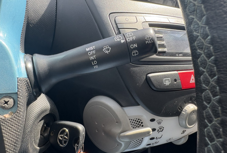 Toyota Aygo 5 Portes 1.0 VVTi 68 cv * TOMTOM GPS * Climatisation * Bluetooth 