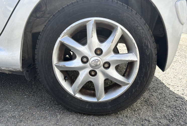 Toyota Aygo 5 Portes 1.0 VVTi 68 cv * TOMTOM GPS * Climatisation * Bluetooth 