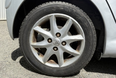 Toyota Aygo 5 Portes 1.0 VVTi 68 cv * TOMTOM GPS * Climatisation * Bluetooth 