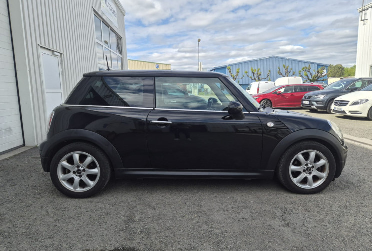 Mini Cooper 2 (R56) 1.6 i 16V 120CV * AUTOMATIQUE * CLIM * BT * GPS 
