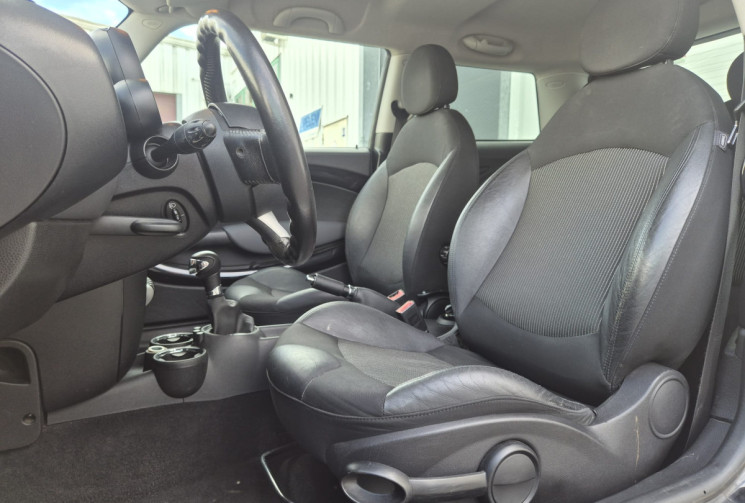 Mini Cooper 2 (R56) 1.6 i 16V 120CV * AUTOMATIQUE * CLIM * BT * GPS 