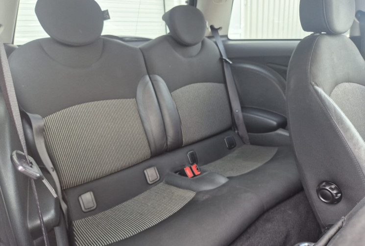 Mini Cooper 2 (R56) 1.6 i 16V 120CV * AUTOMATIQUE * CLIM * BT * GPS 