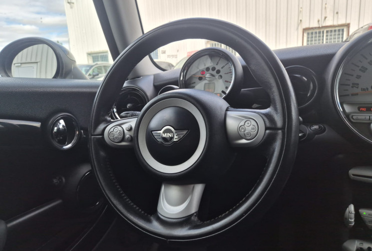 Mini Cooper 2 (R56) 1.6 i 16V 120CV * AUTOMATIQUE * CLIM * BT * GPS 