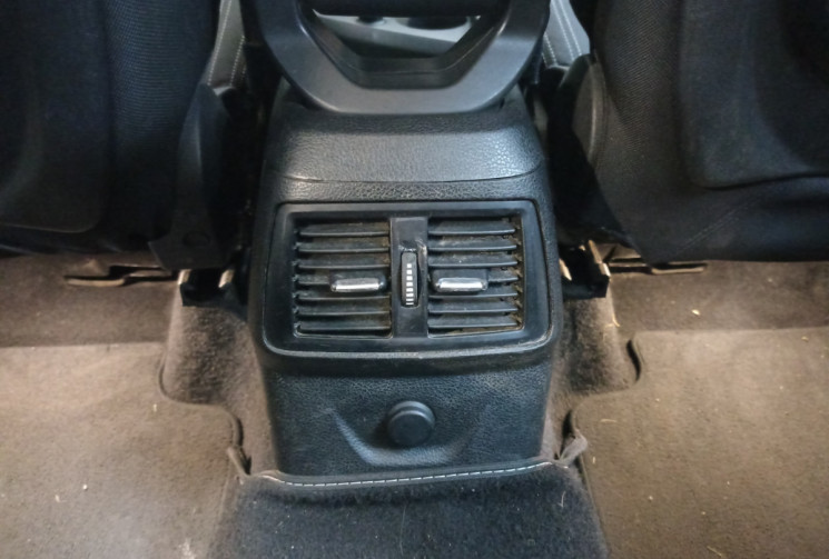 BMW SERIE 2 ACTIVETOURER 216d 116 ch M Sport / Entretien complet